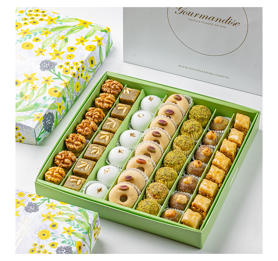 Coffret floral gâteaux tunisiens 50 pièces Coffret floral gâteaux tunisiens 50 pièces
